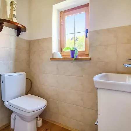 1 Bedroom Awesome In Vakantiehuis Wejherowo